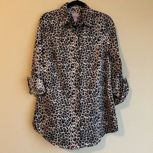 Chico’s wrinkle resistant leopard print button down shirt